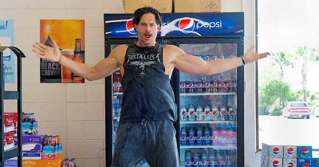Joe Manganiello earns a standing ovation for this performance