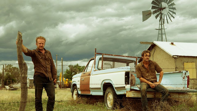 Ben Foster and Chris Pine in "Hell or High Water"