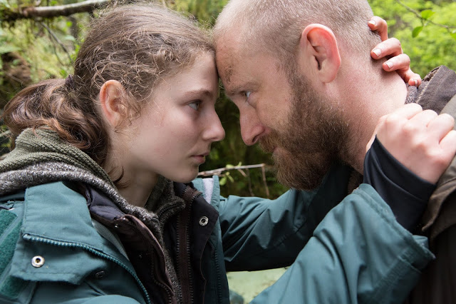 Thomasin Harcourt McKenzie and Ben Foster in "Leave No Trace"