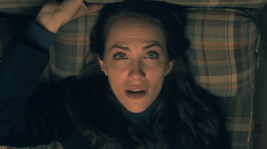 Kate Siegel in "The Haunting of Hill House".