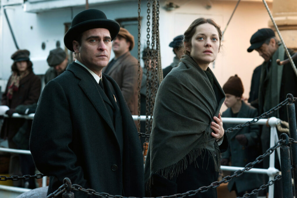 Joaquin Phoenix and Marion Cotillard in The Immigrant