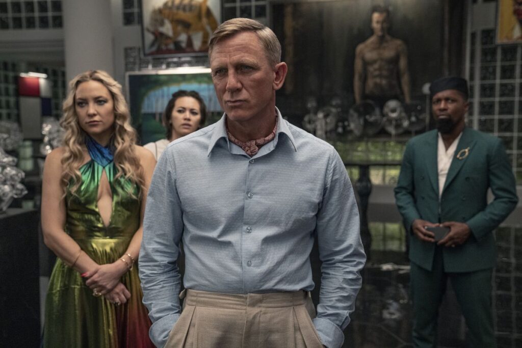 Kate Hudson, Jessica Henwick, Daniel Craig, and Leslie Odom Jr. in Glass Onion