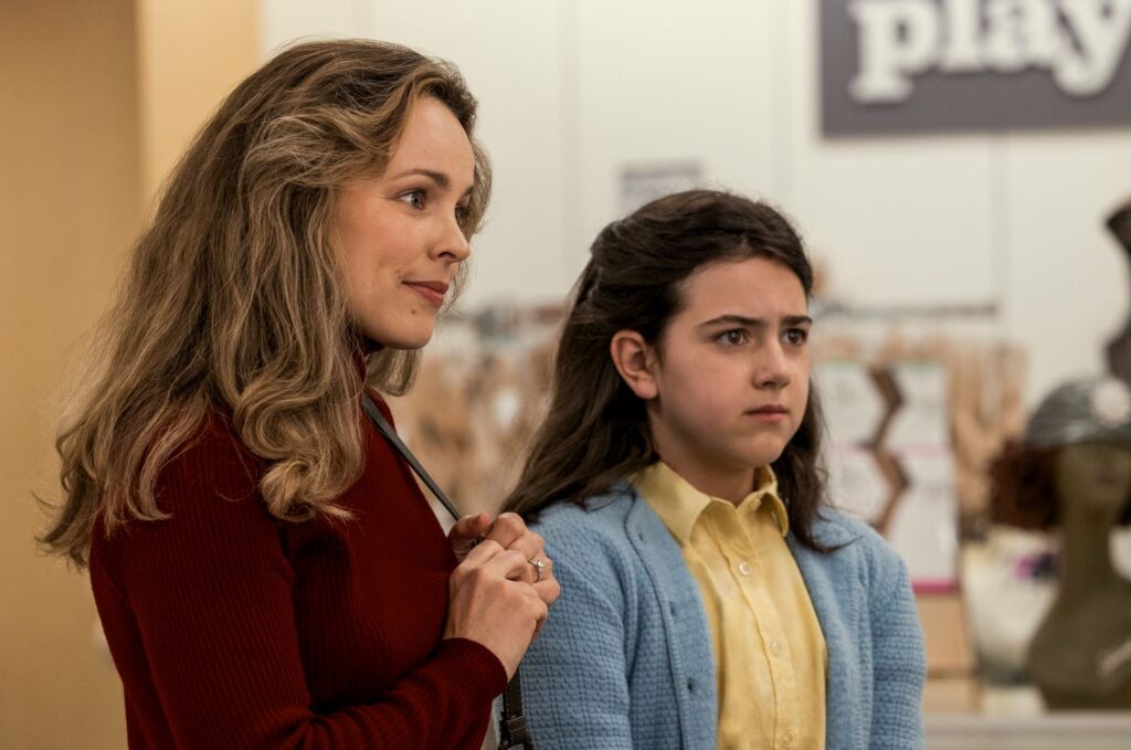 Rachel McAdams and Abby Ryder Fortson in Are You There God? It's Me, Margaret