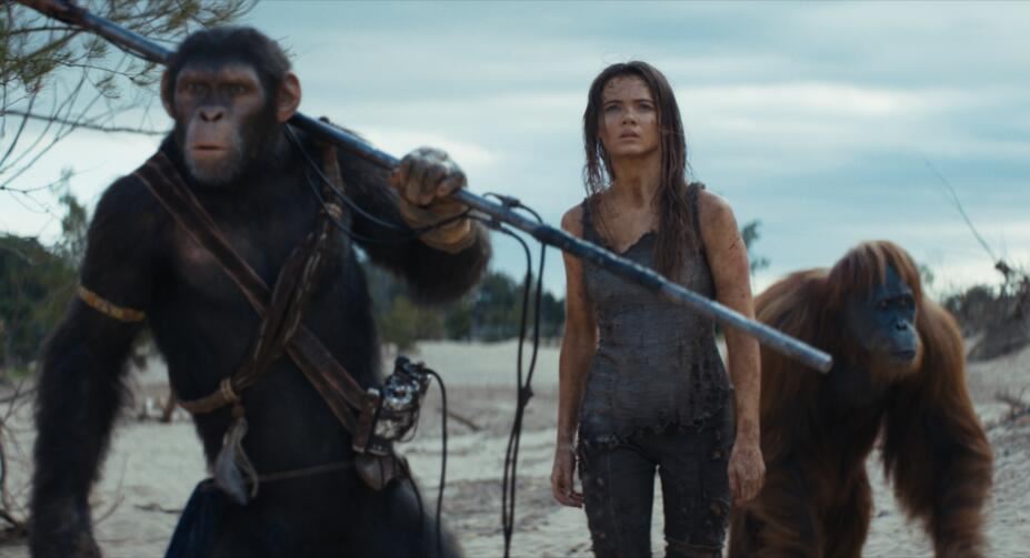Owen Teague, Freya Allan, and Peter Macon in Kingdom of the Planet of the Apes