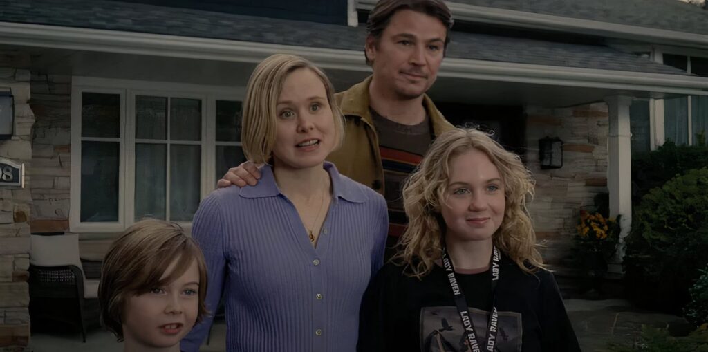 Alison Pill, Josh Hartnett, and Ariel Donoghue in Trap