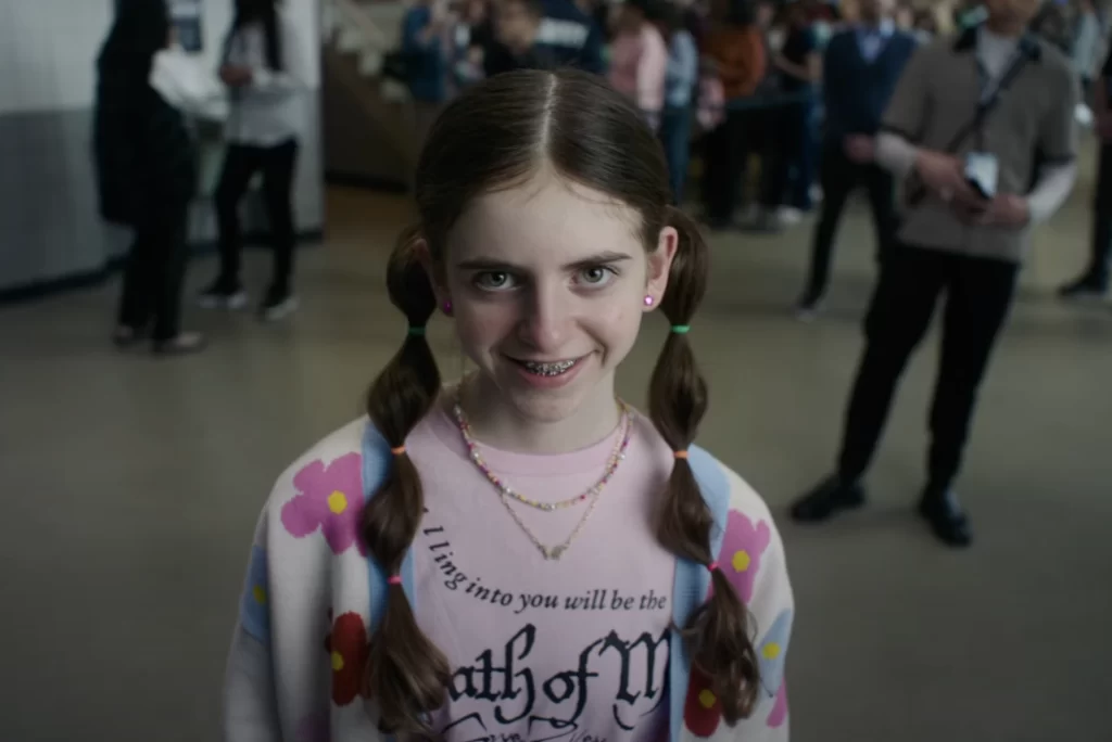 That creepy fucking girl in Smile 2