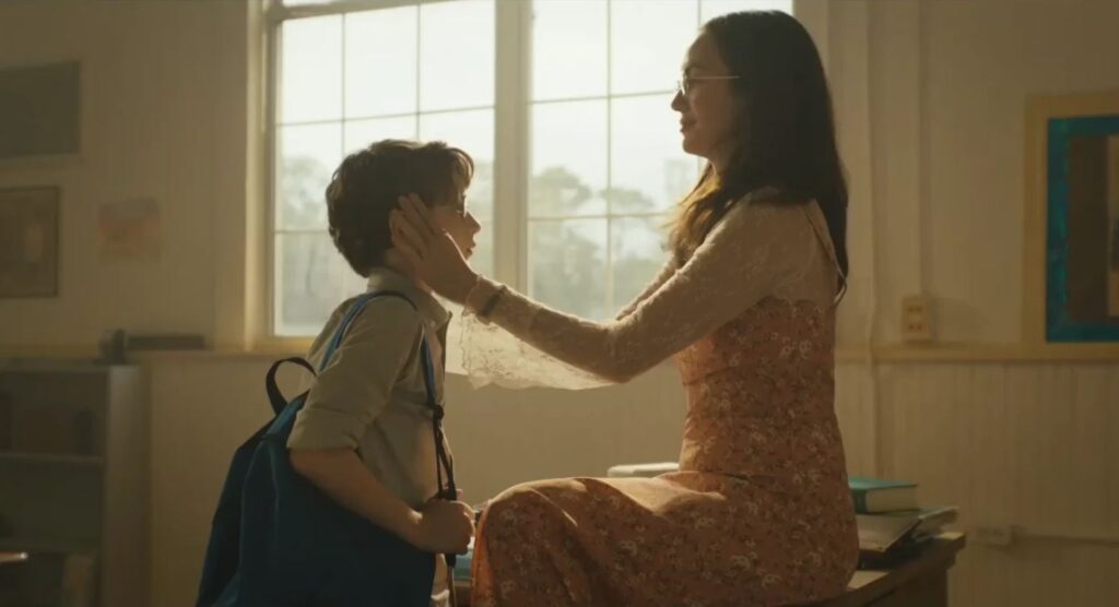 Benajamin Pajak and Kate Siegel in The Life of Chuck