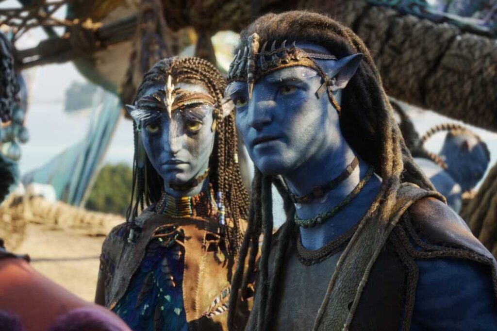 Zoe Saldaña and Sam Worthington in Avatar: Fire and Ash
