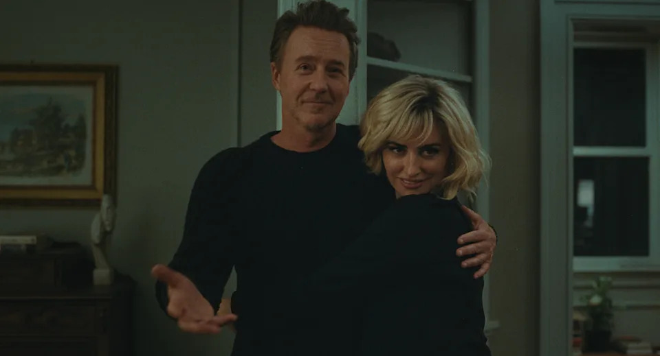 Edward Norton and Pénelope Cruz in The Invite